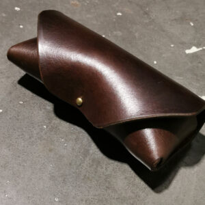 Etui na okulary — nie tylko przeciwsłoneczne, ciężkie, masywne, męskie