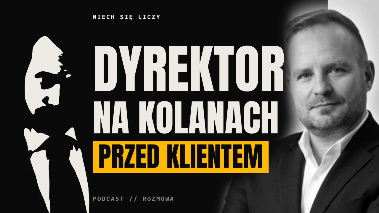 Niech się liczy: Dyrektor na kolanach przed klientem. Gospodarz w cieniu po lewej, gość odcinka po prawej.